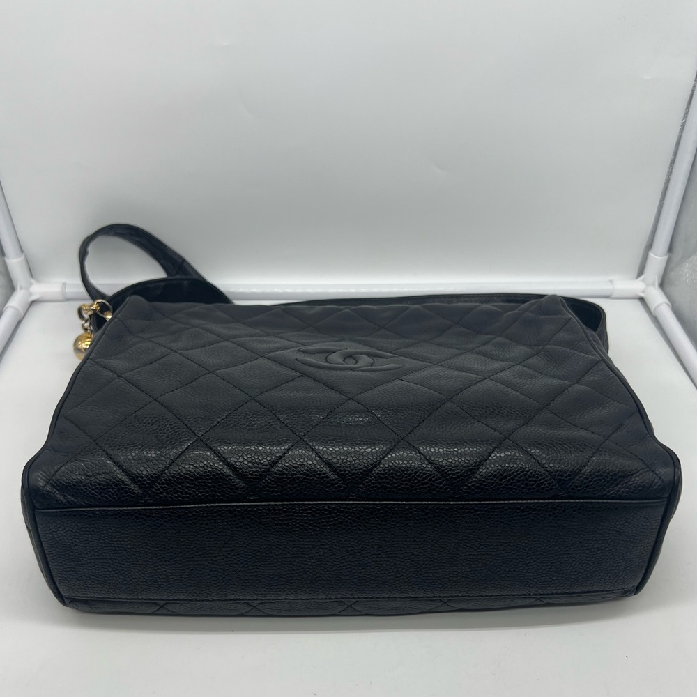 CHANEL VINTAGE Matelasse Black Caviar Leather Golden Ball Shoulder Crossbody Bag - Picture 10 of 17